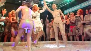 Dionne vs. Lucy Cornet Screencap 109 on www.sinx.com