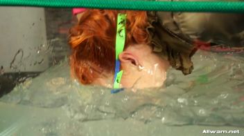Eurobabe Splash Contest Screencap 22 on www.sinx.com