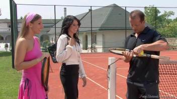 Tennis Injury Needs Some Piss Relief Screencap 2 on www.sinx.com