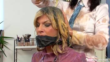 Fur Coats and Eggs Just Don't Mix... Screencap 47 on www.sinx.com