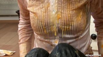 Fur Coats and Eggs Just Don't Mix... Screencap 60 on www.sinx.com