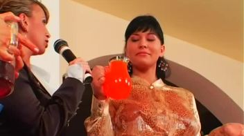 Prague Juice-Off! Screencap 28 on www.sinx.com