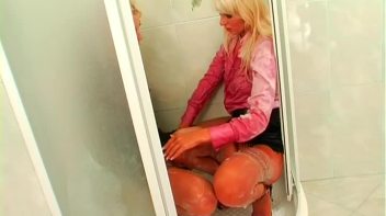 Pussy Shower Screencap 19 on www.sinx.com