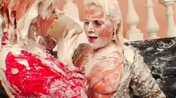 Hot Frosted Superbabes Screencap 102 on www.sinx.com