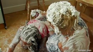 Eurobabe Shaving Cream War Screencap 54 on www.sinx.com