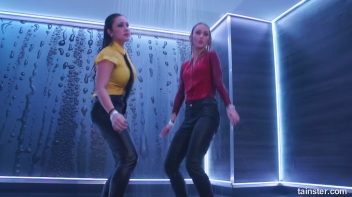 Elegant, Wet, And Living It Up! Screencap 56 on www.sinx.com