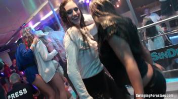 Summer Jam Bang Part 1 - Lesbo Cam Screencap 92 on www.sinx.com