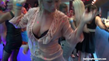 Summer Jam Bang Part 1 - Lesbo Cam Screencap 93 on www.sinx.com