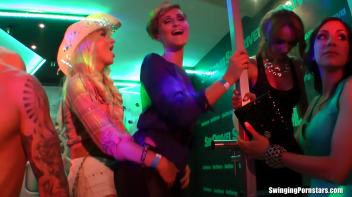 Summer Jam Bang Part 1 - Lesbo Cam Screencap 26 on www.sinx.com