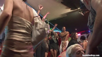 Bikini Beach Balls Part 6 - Cam 2 Screencap 105 on www.sinx.com