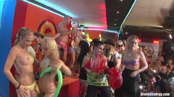 Bikini Beach Balls Part 6 - Cam 2 Screencap 13 on www.sinx.com