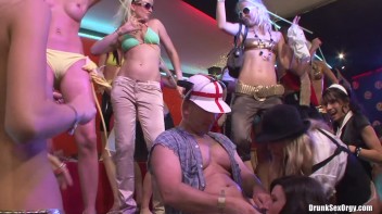 Bikini Beach Balls Part 6 - Cam 2 Screencap 50 on www.sinx.com