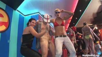 Bikini Beach Balls Part 3 - Cam 4 Screencap 87 on www.sinx.com