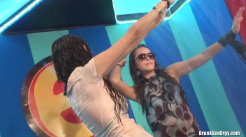 Bikini Beach Balls Part 3 - Cam 4 Screencap 18 on www.sinx.com