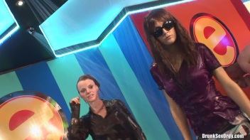 Bikini Beach Balls Part 3 - Cam 4 Screencap 76 on www.sinx.com