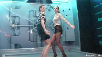 Spectacular wetlook dancing Screencap 21 on www.sinx.com