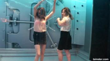 Spectacular wetlook dancing Screencap 24 on www.sinx.com