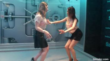 Spectacular wetlook dancing Screencap 27 on www.sinx.com