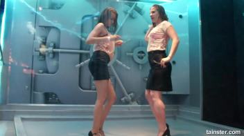 Spectacular wetlook dancing Screencap 30 on www.sinx.com