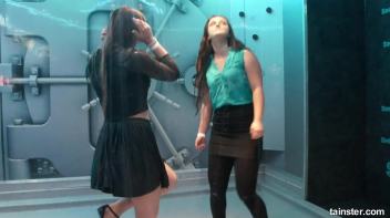 Spectacular wetlook dancing Screencap 38 on www.sinx.com