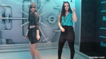 Spectacular wetlook dancing Screencap 42 on www.sinx.com