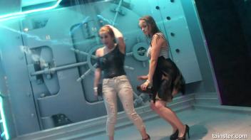 Spectacular wetlook dancing Screencap 56 on www.sinx.com