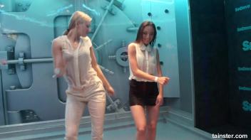 Spectacular wetlook dancing Screencap 6 on www.sinx.com