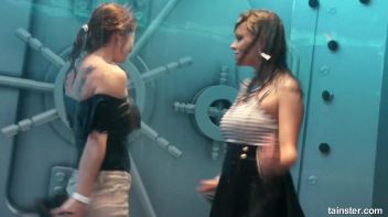 Spectacular wetlook dancing Screencap 62 on www.sinx.com