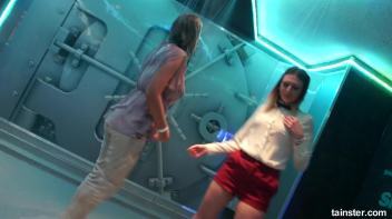 Spectacular wetlook dancing Screencap 64 on www.sinx.com