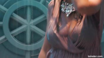 Spectacular wetlook dancing Screencap 66 on www.sinx.com