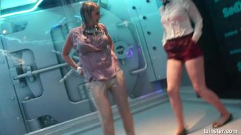 Spectacular wetlook dancing Screencap 72 on www.sinx.com