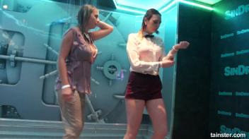 Spectacular wetlook dancing Screencap 74 on www.sinx.com