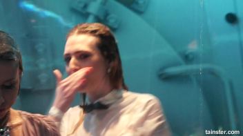 Spectacular wetlook dancing Screencap 77 on www.sinx.com