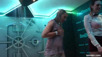 Spectacular wetlook dancing Screencap 78 on www.sinx.com