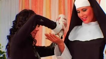 CATHOLIC SCHOOL BABES RULE! Screencap 52 on www.sinx.com