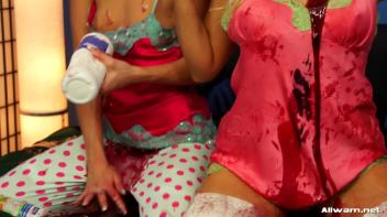 Creamy Schoolgirl Slumber Party Screencap 87 on www.sinx.com