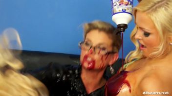 Creamy Schoolgirl Slumber Party Screencap 97 on www.sinx.com