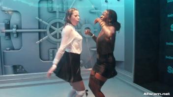 Shower Dancing Screencap 24 on www.sinx.com