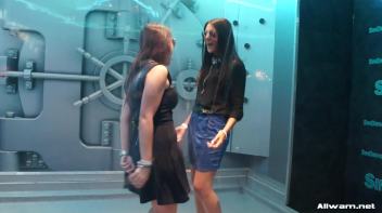 Shower Dancing Screencap 52 on www.sinx.com