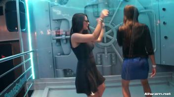 Shower Dancing Screencap 54 on www.sinx.com