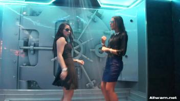 Shower Dancing Screencap 62 on www.sinx.com