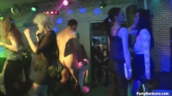 Party Hardcore Gone Crazy Vol. 32 Part 7 - Cam 1 Screencap 23 on www.sinx.com