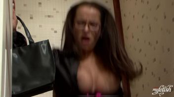 Open Door Policy Screencap 56 on www.sinx.com