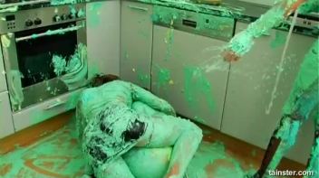 Fluorescent Goo Food Fight Screencap 52 on www.sinx.com