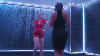 Show Us Wet You're Working With! Screencap 18 on www.sinx.com