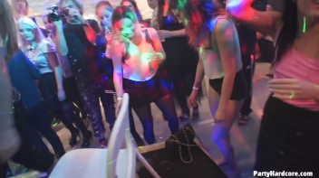 Party Hardcore Gone Crazy Vol. 32 Part 5 - Cam 2 Screencap 61 on www.sinx.com