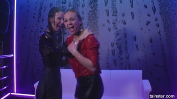 Wet And Messy Amateur Hotness Screencap 15 on www.sinx.com