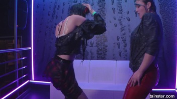 Wet And Messy Amateur Hotness Screencap 39 on www.sinx.com