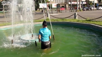 Hunny's Wet And Messy Fountain Romp Screencap 22 on www.sinx.com
