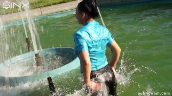 Hunny's Wet And Messy Fountain Romp Screencap 23 on www.sinx.com